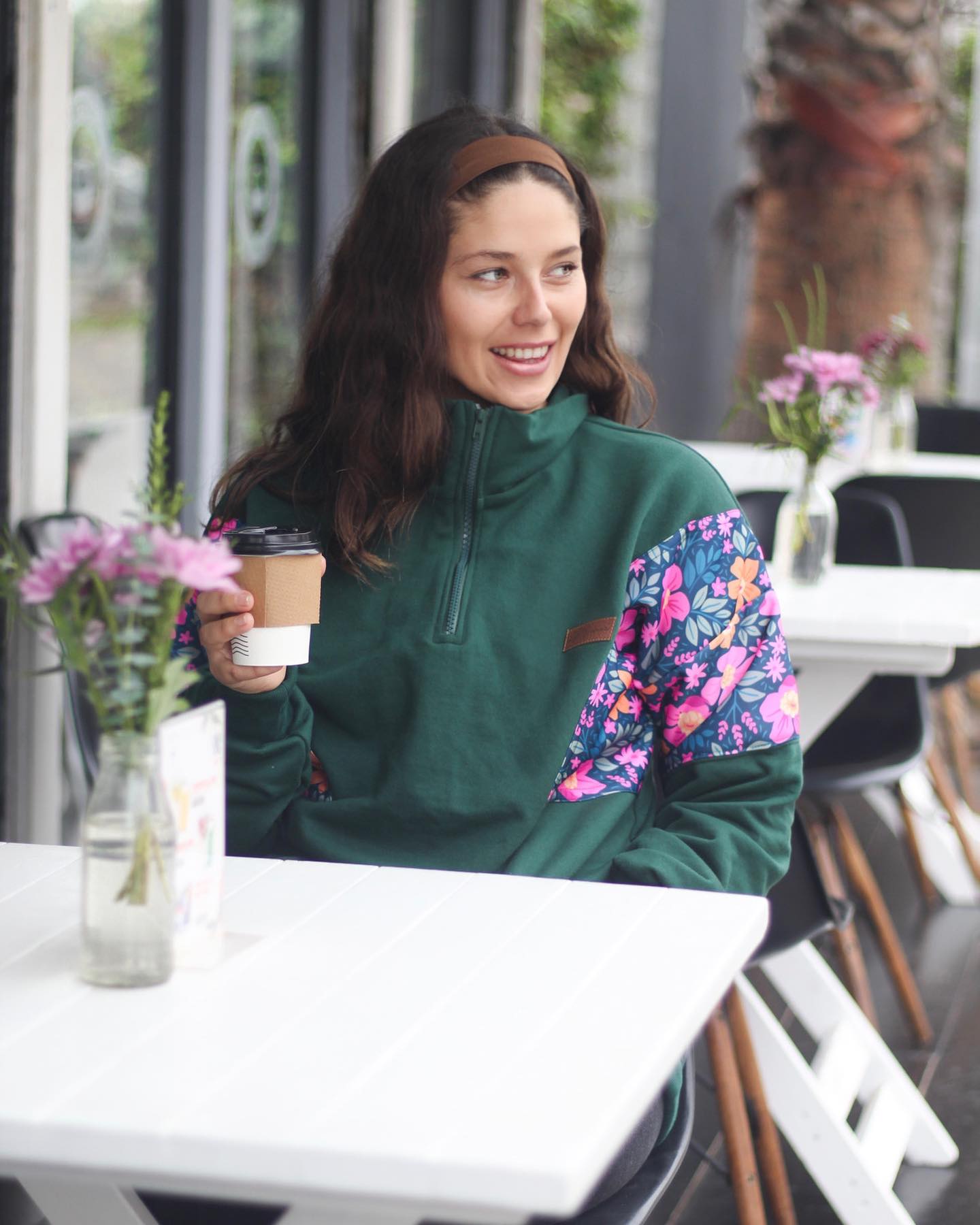 Por qué los polerones no son solo para el domingo: la revolución de la ropa cómoda